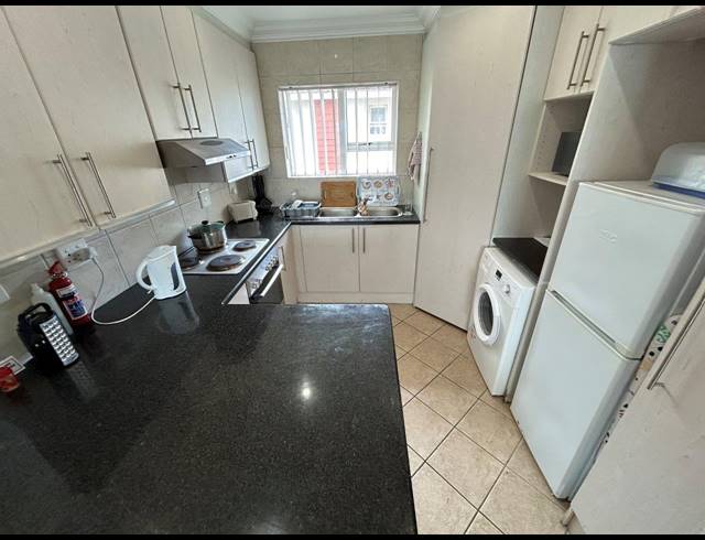 2 BEDROOM APARTMENT FOR SALE IN JEFFREYS BAY CENTRAL